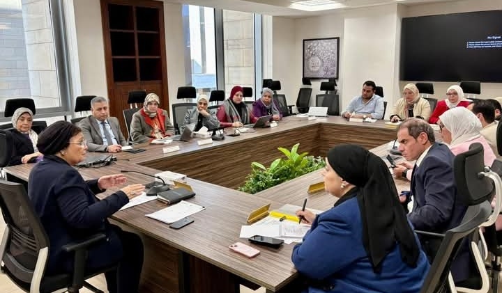تعزيز خدمات الأسرة المصرية: مراجعة مؤشرات الأداء وتطوير الرعاية الأولية