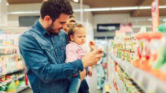 تحذير: أغذية الأطفال في أميركا تحتوي على نسبة عالية من السكر و الإضافات الصناعية