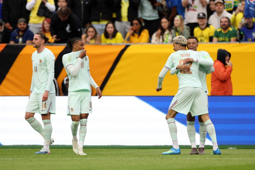 مبابي يقود فرنسا لانتصار مثير على البرازيل رغم النقص العددي