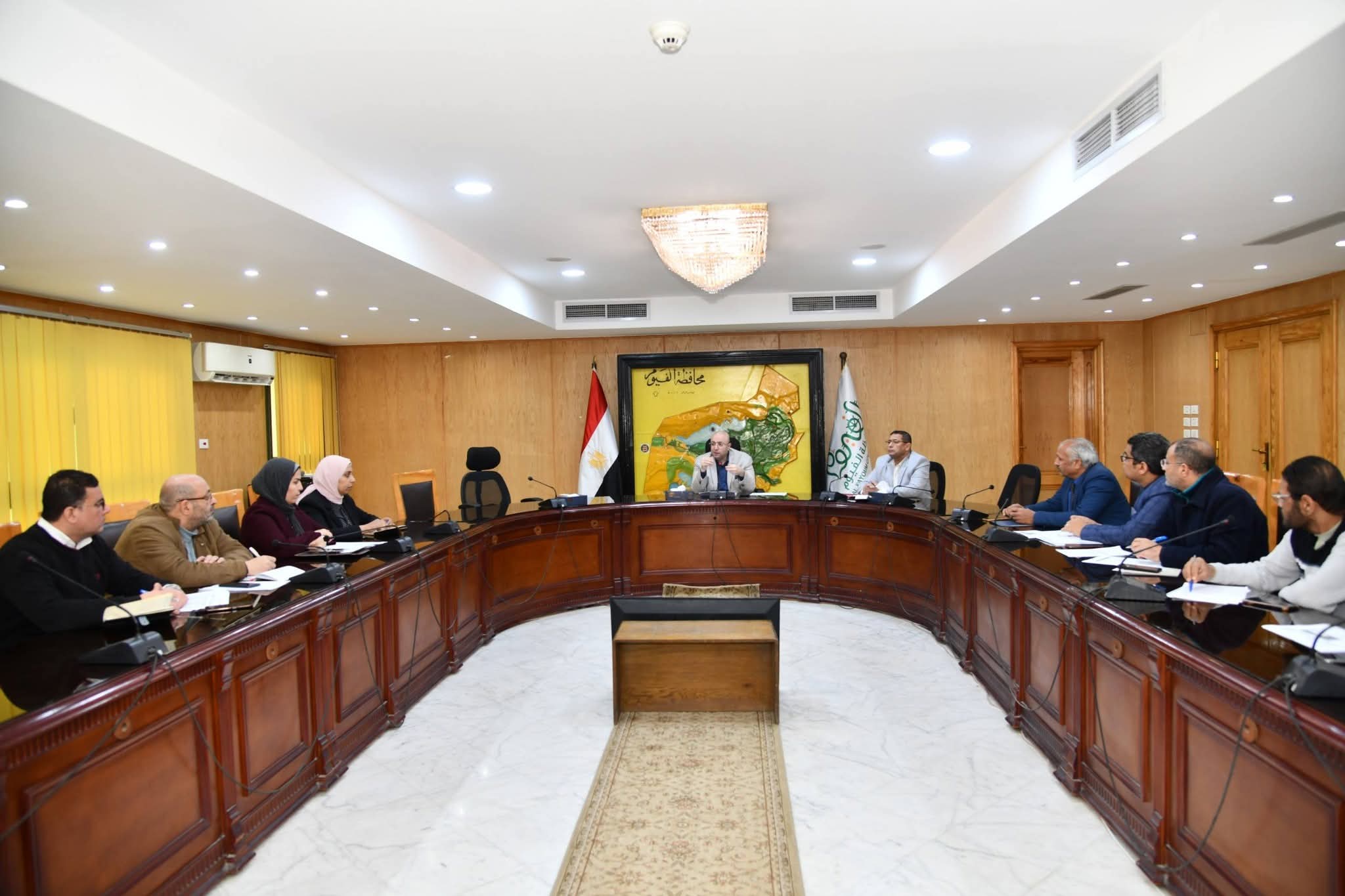 محافظ الفيوم يشدد على تسريع تقنين أراضي الدولة والتعامل الحاسم مع المتغيرات غير القانونية