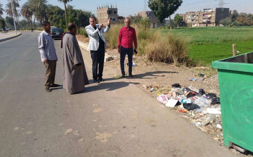 رئيس مدينة الأقصر يتابع منظومة النظافة الجديدة ويشرف على زراعة 20 نخلة ملوكي بعدد من الميادين