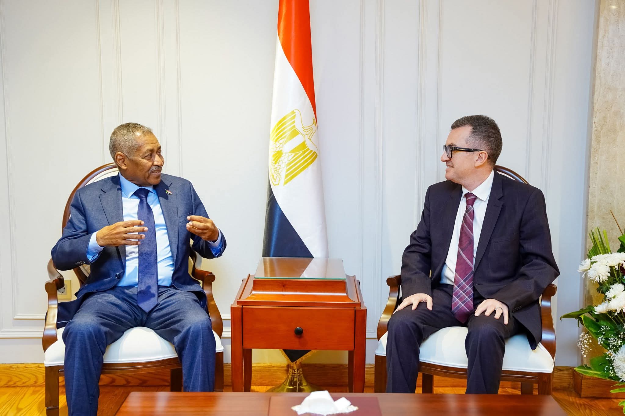 وزير التخطيط يبحث مع السفير السوداني آليات دعم إعادة الإعمار ونقل الخبرات المصرية