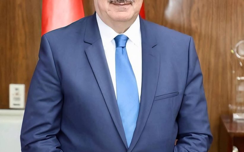 محافظ بورسعيد يؤكد على إزالة الإشغالات والنظافة ضمن أولويات العمل التنفيذي