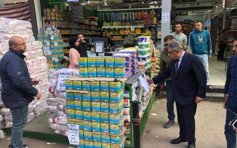 محافظ الدقهلية يتفقد معارض ومنافذ بيع السلع ويؤكد: لا تهاون في إعلان الأسعار