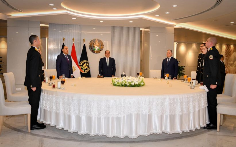 الرئيس السيسي يُشدد على ضرورة حسن تعامل الشرطة مع المواطنين