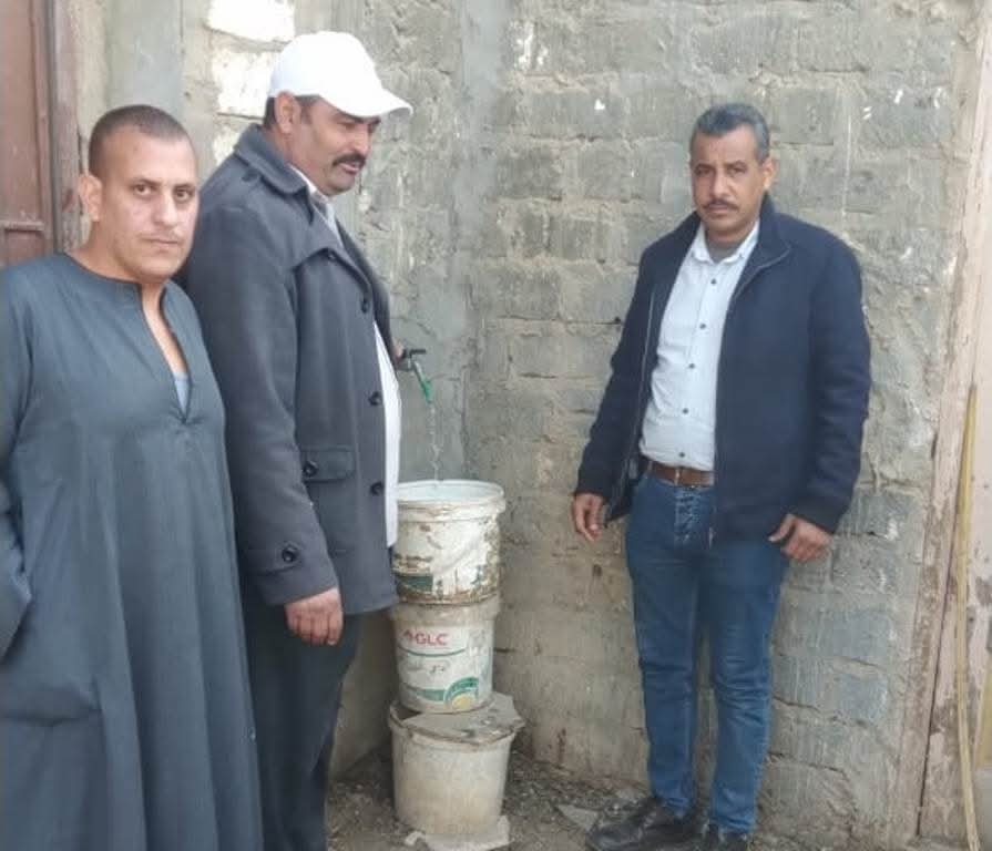 فحص شكوى بشأن مياه الشرب بجهينة الشرقية والتحاليل تؤكد مطابقتها للمواصفات