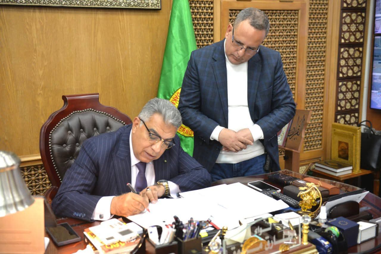 محافظ الدقهلية يغلق مستودع بوتاجاز بطلخا بعد ضبط بيع الأسطوانات بسعر أعلى