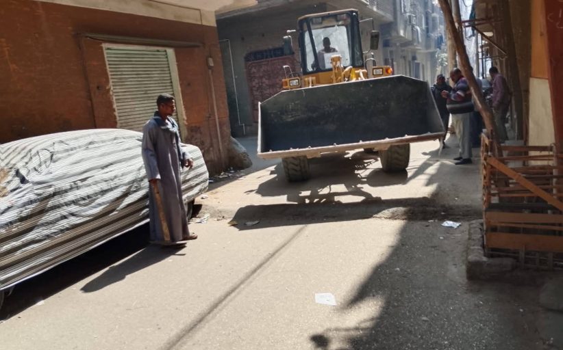 رئيس مدينة القرنة يتابع حملات النظافة والتجميل ويزيل تعديًا على أرض زراعية