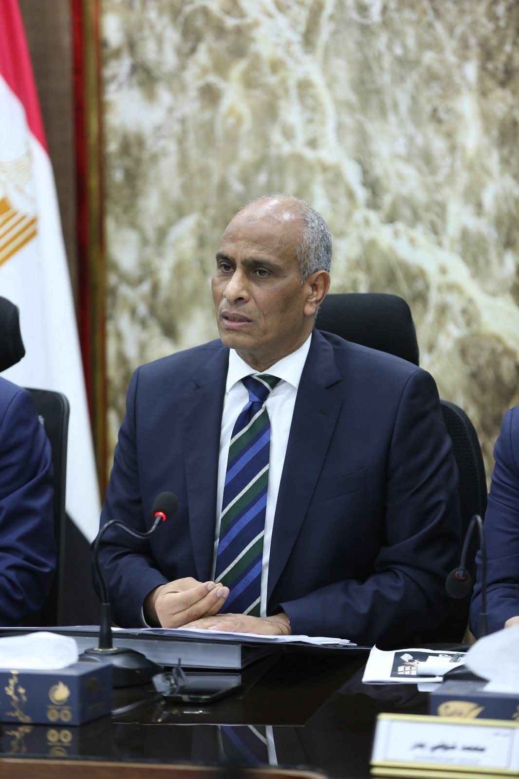 مكي يشدد على رفع الحملات التفتيشية على أملاك الدولة وضرورة تنفيذ قرارات الإزالة