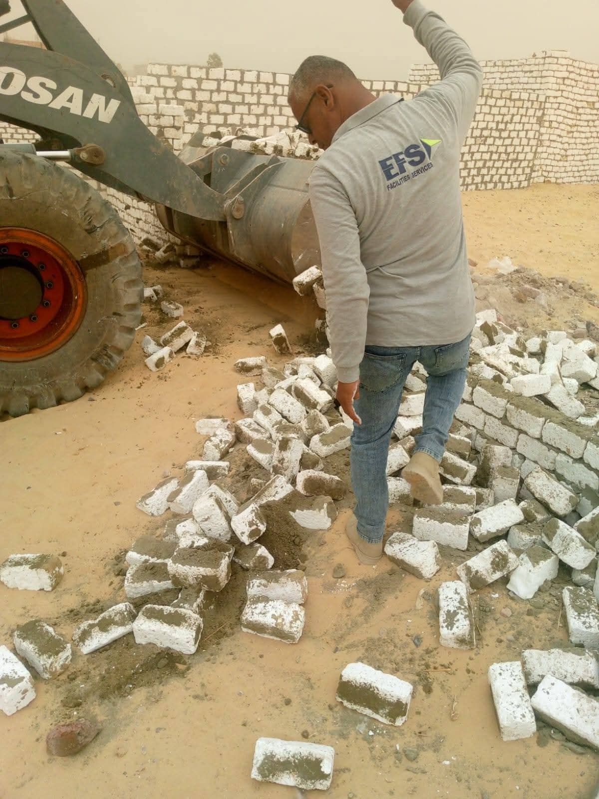 إزالة 45 حالة تعدٍ على أراضي أملاك الدولة بقرية توماس وعافية ضمن الموجة الـ28 بإسنا