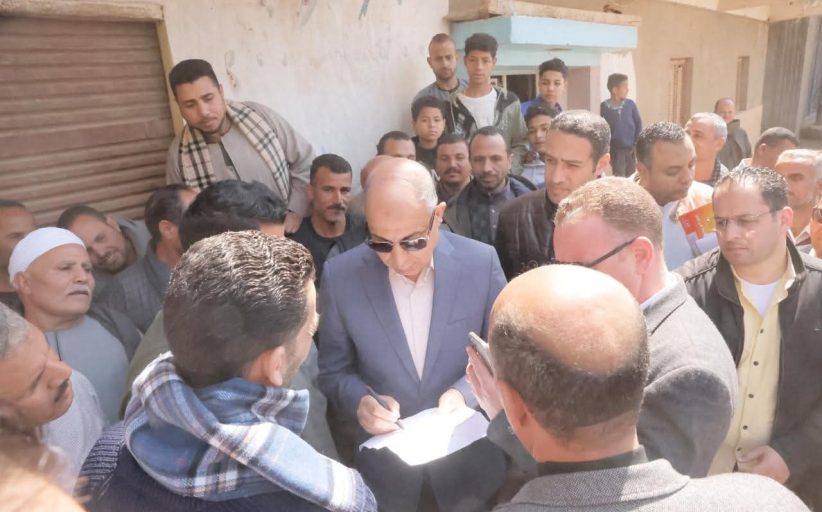 محافظ المنيا فى جولة ميدانية موسعة لمتابعة الحالة العامة وتفقد موقع المدرسة الجديدة بملوي