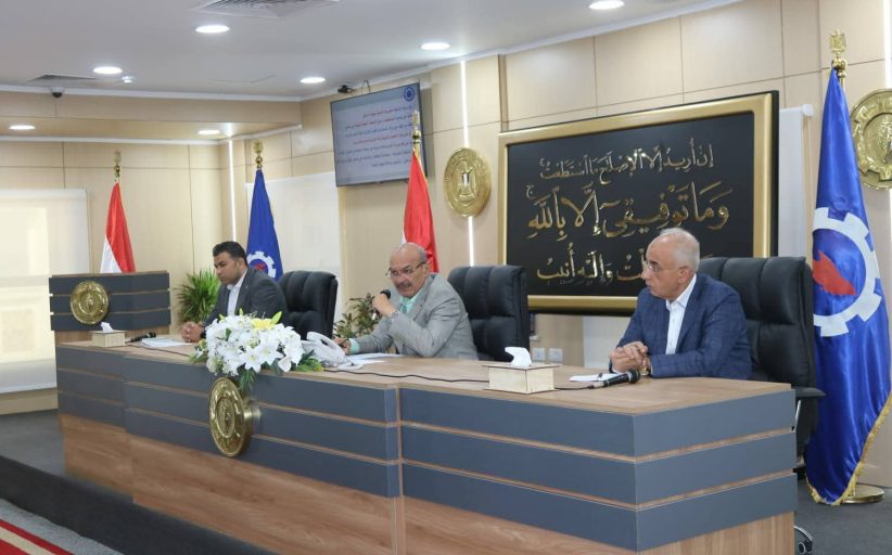محافظ السويس يترأس اجتماعًا لتأمين خدمات المواطنين استعدادًا لعيد الفطر