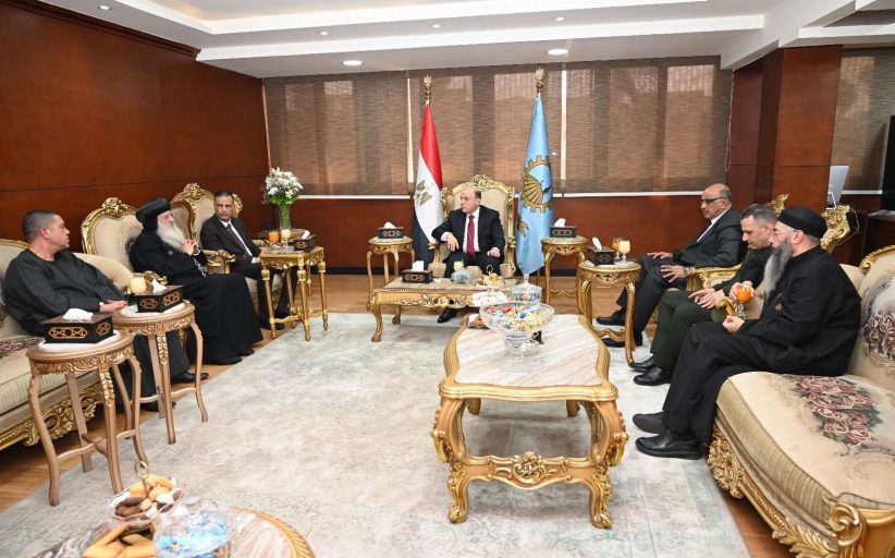 محافظ الغربية يستقبل المهنئين بعيد الفطر ويؤكد استمرار تقديم الخدمات