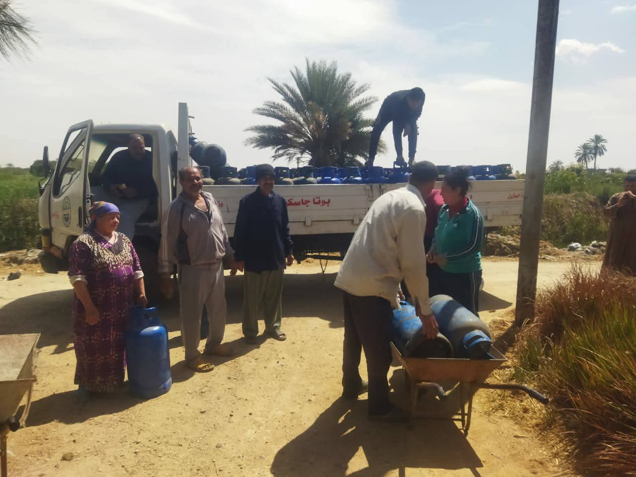 حملات تموينية مكثفة بالسويس لضبط الأسعار وتوفير السلع للمواطنين