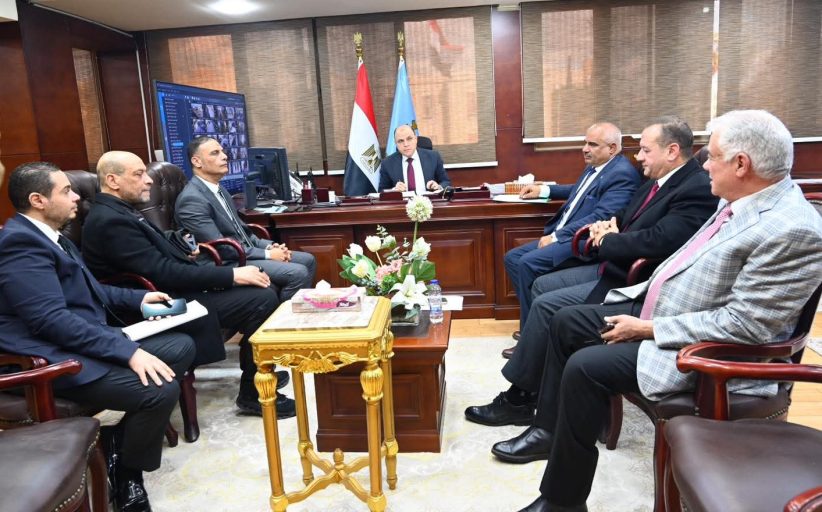 محافظ الغربية يناقش مع النواب خطط التطوير ويؤكد تسريع حل المشكلات