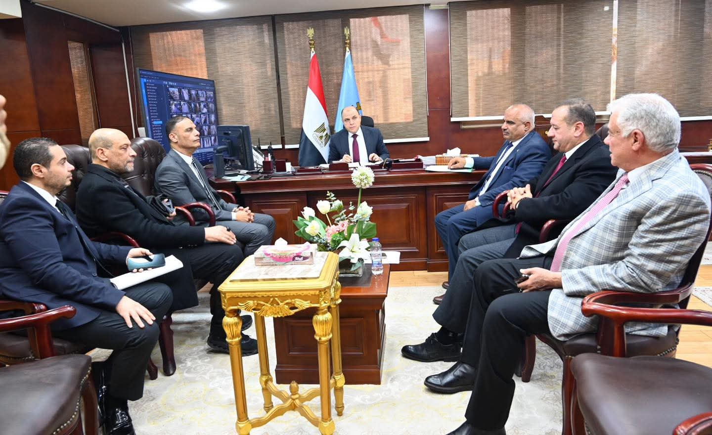 محافظ الغربية يناقش مع النواب خطط التطوير ويؤكد تسريع حل المشكلات