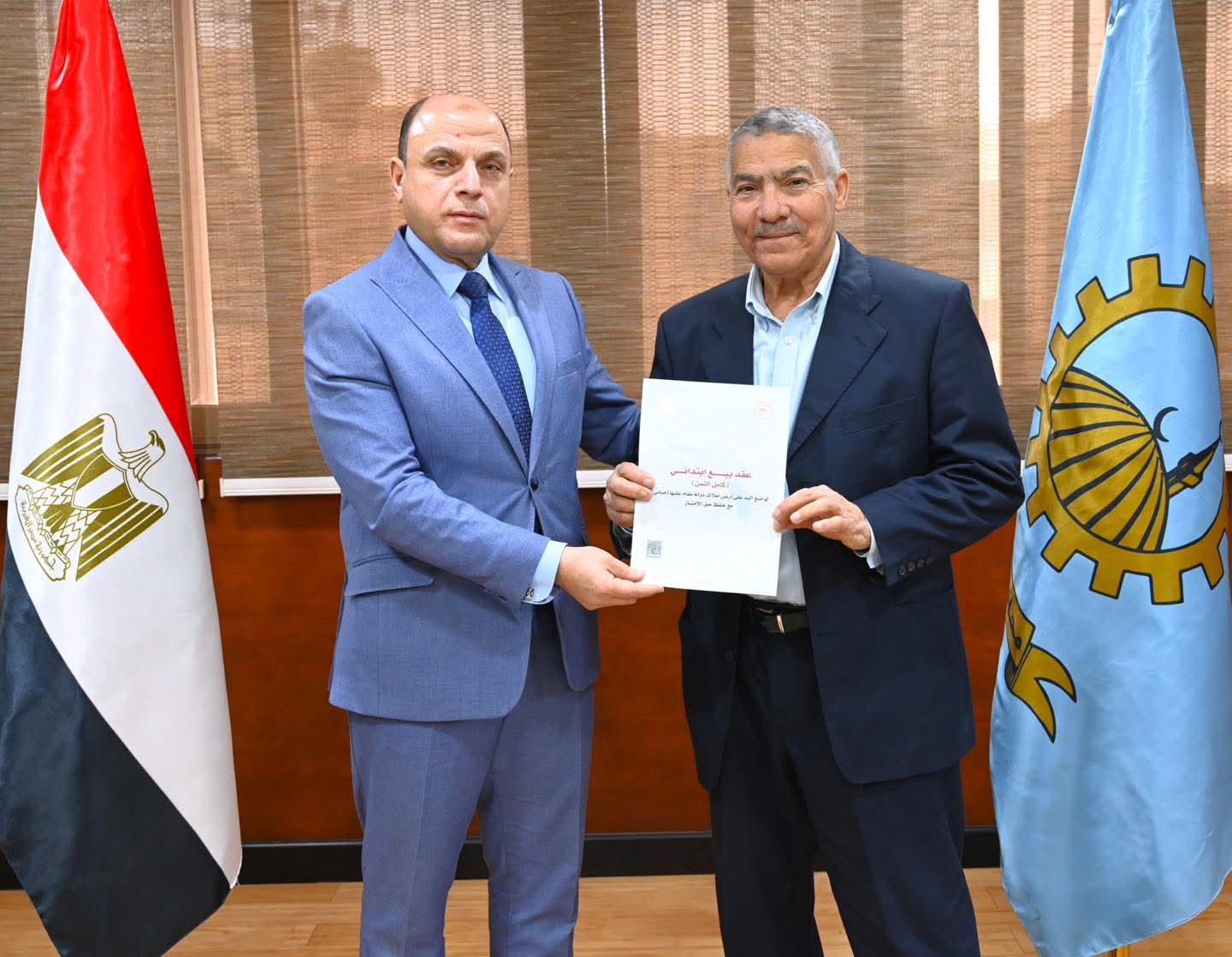 محافظ الغربية يدعم المواطنين لتقديم ويسلم 10 عقود تقنين أراضي أملاك دولة للمستفيدين منها 