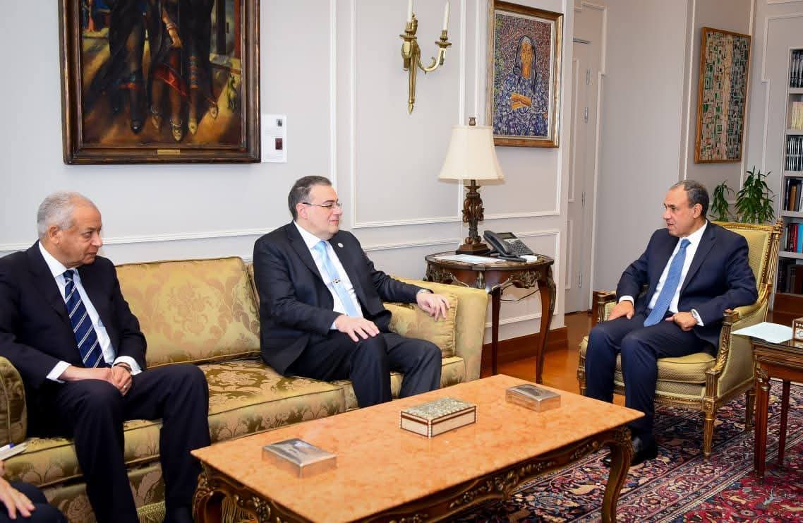 وزير الخارجية يبحث رئيس الجهاز المركزي للتنظيم والإدارة تطوير الأداء المؤسسي