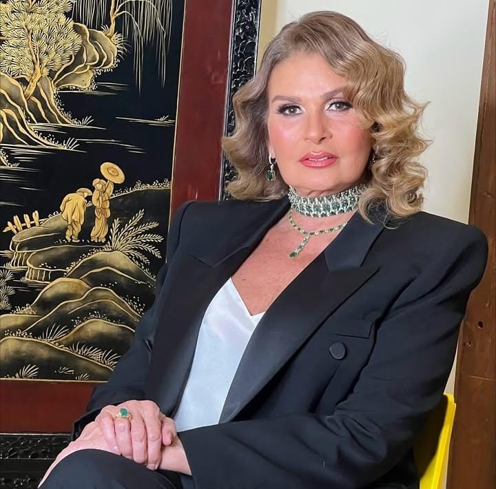 يسرا تتلألأ مجددًا والجمهور يحتفل بأيقونة الفن العربي