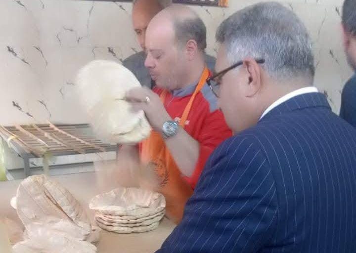 محافظ الدقهلية يتفقد مخبز المحافظة لضمان حصول المواطنين على خبز منتظم وعالي الجودة