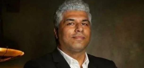 أحمد أمين يعيد تعريف 