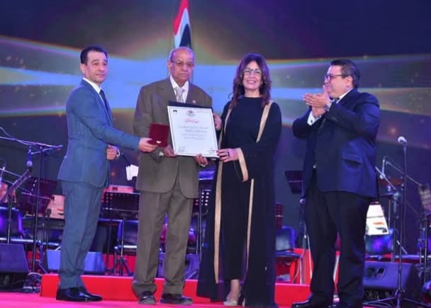 وزيرة الثقافة تحتفي بذكرى العاشر من رمضان وتكرم أبطال القوات المسلحة والفنانين الشباب