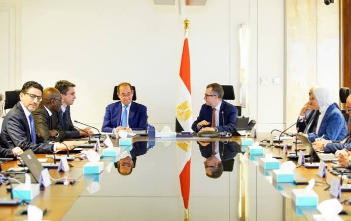 التخطيط والمالية تبحثان مع البنك الدولي تعزيز استثمارات القطاع الخاص في البنية التحتية