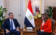 وزيرة التنمية المحلية تتابع مع محافظ البحر الأحمر ملفات التعديات والخدمات وتطوير المنظومة البيئية