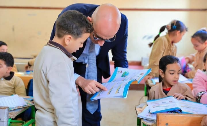 وزير التعليم يتفقد مدارس الغربية ويؤكد أهمية تنمية مهارات القراءة والبرمجة لدى الطلاب