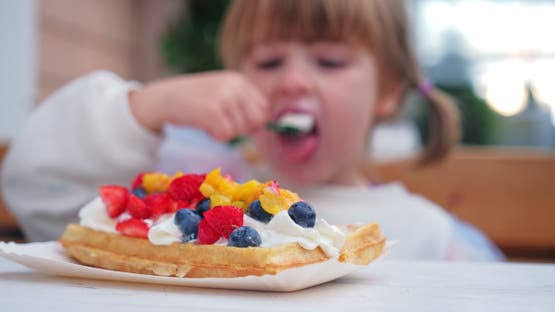 التوتر الأسري خطر السمنة يهدد صحة أطفالنا