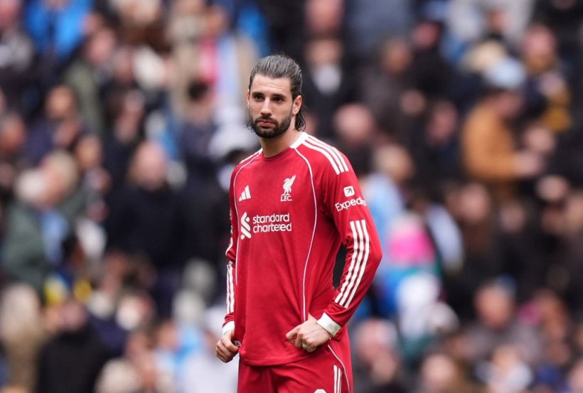 سوبوسلاي يعترف بالأزمة بعد رباعية السيتي ويهاجم أداء الفريق