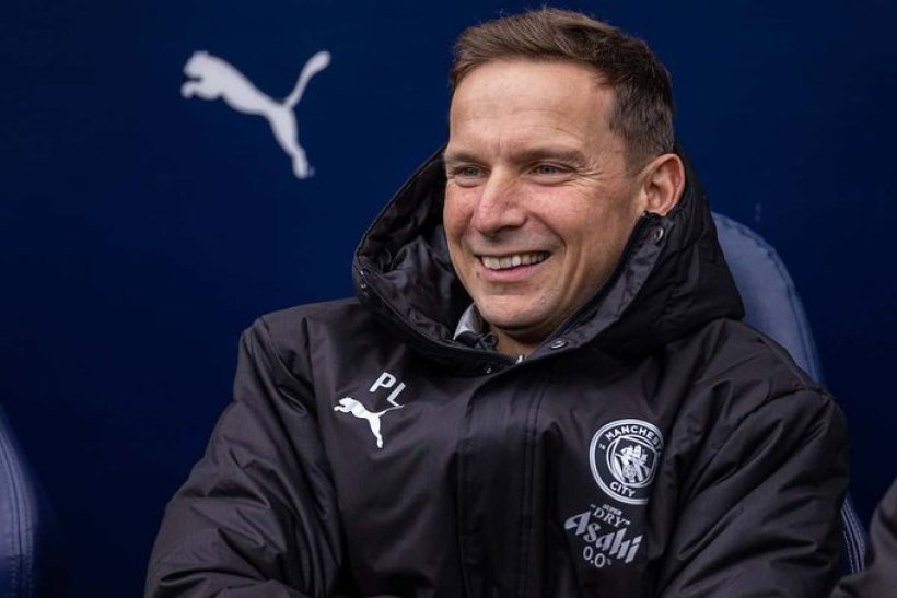 مساعد جوارديولا يكشف كواليس رباعية سيتي ويشيد بردة الفعل القوية