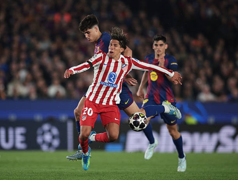 جوليانو سيميوني يثني على الفريق بعد فوز تاريخي على برشلونة بجدارة