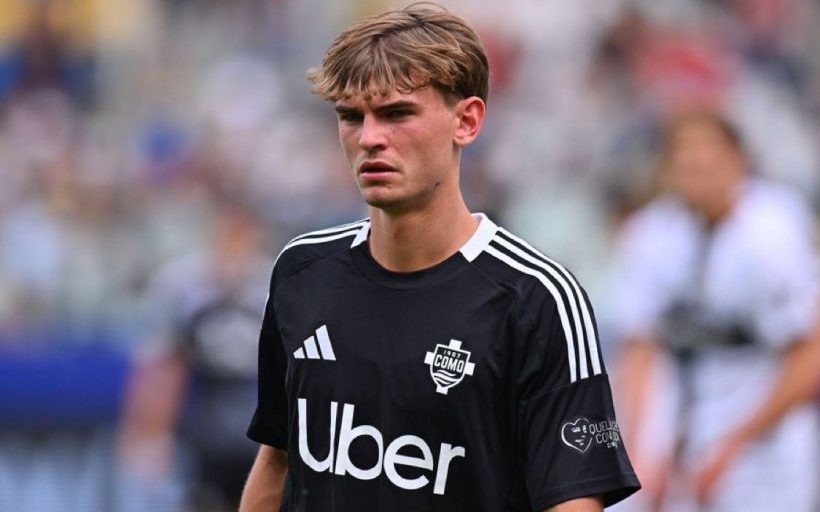 نيكو باز يحسم موقفه ويؤكد تركيزه الكامل مع كومو