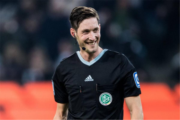 طاقم أوروبي يقود قمة الأهلي والزمالك وحضور ألماني في الڤار