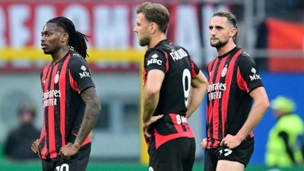 ميلان يواجه خطر فقدان دوري الأبطال وسط تراجع النتائج وتذبذب الأداء