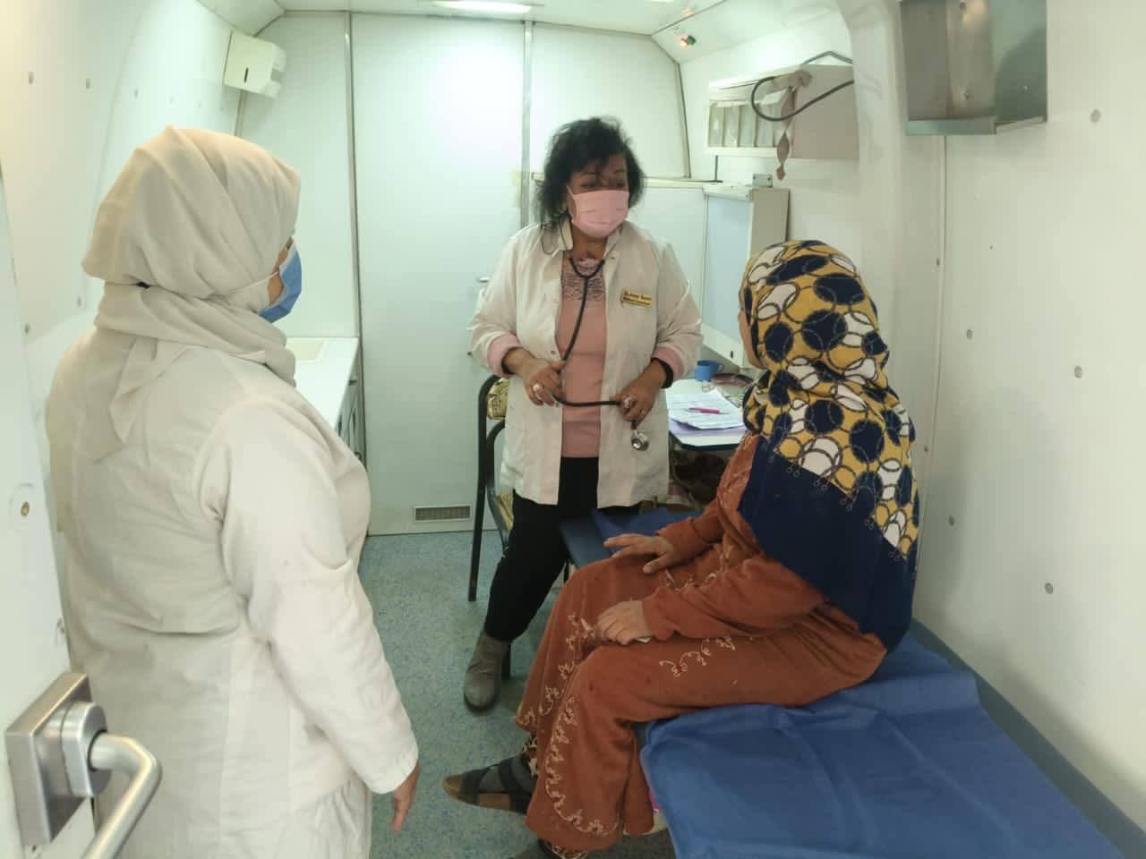 صحة المنيا نفذت 9 قوافل طبية مجانية وخدمت 6643 حالة خلال مارس