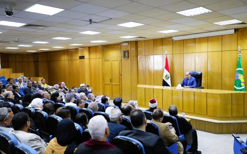 محافظ المنيا يكرّم خريجي مبادرة «فض النزاع وبناء السلام» لتعزيز التماسك المجتمعي