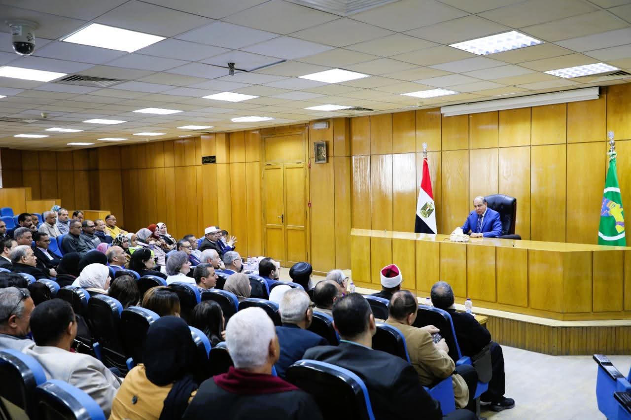 محافظ المنيا يكرّم خريجي مبادرة «فض النزاع وبناء السلام» لتعزيز التماسك المجتمعي