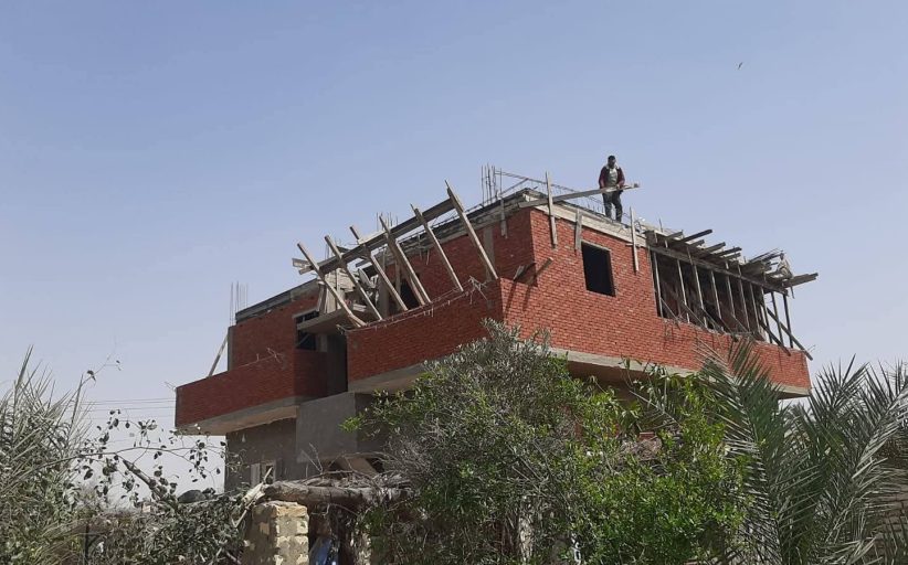 إزالة فورية لشدة خشبية مخالفة بعزبة الحمادة بالإسماعيلية