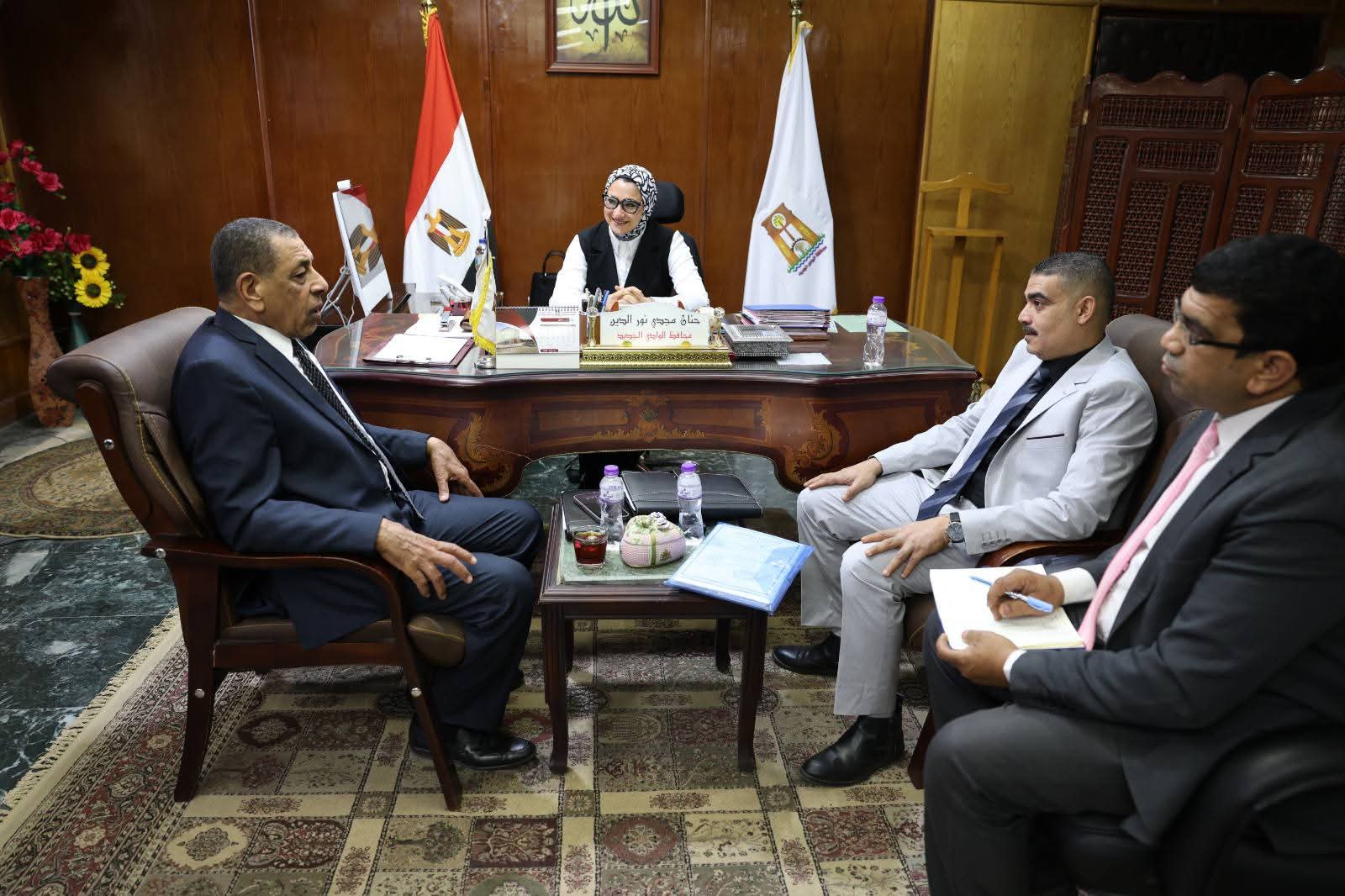 محافظ الوادي الجديد تبحث مع نواب البرلمان ملفات التنمية والخدمات بالمحافظة