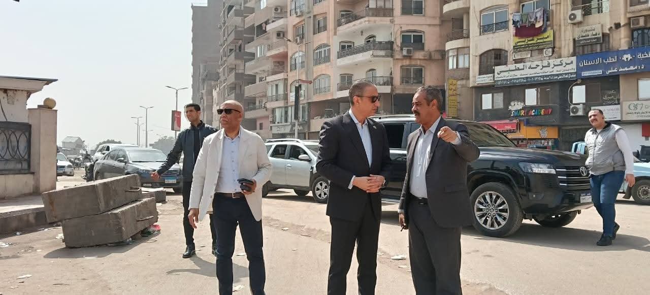 محافظ الجيزة يقود جولة مفاجئة بالوراق وإمبابة ويوجه بتكثيف حملات النظافة ورفع المخلفات