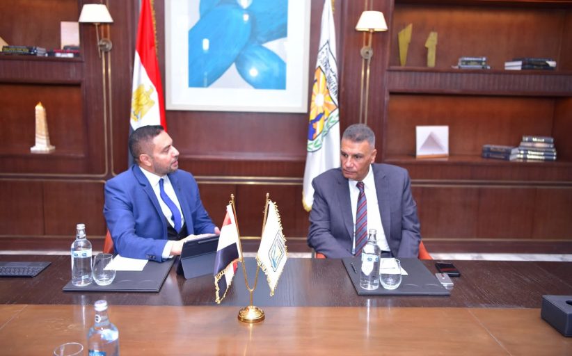 محافظ جنوب سيناء يناقش توسع مشروعات الطاقة النظيفة مع تحالف «جيلا / إنترو»