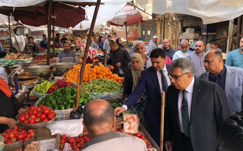 محافظ الدقهلية يتفقد سوق كفر البدماص ويوجه بإزالة الإشغالات وتحسين النظافة