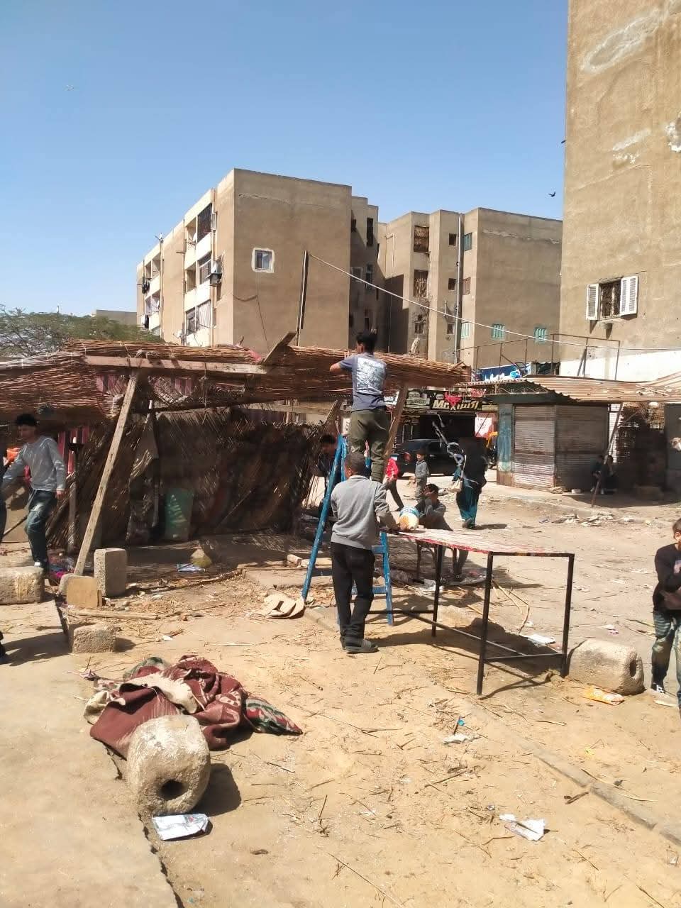 حملات مكثفة لإزالة الإشغالات ورفع المخلفات بمدينة المستقبل استعدادًا للأعياد