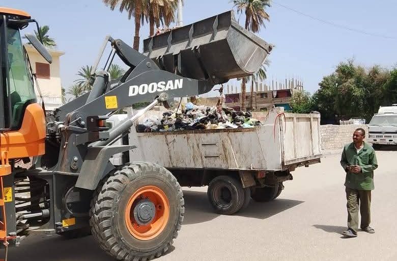 رفع 125 طن مخلفات في حملات نظافة مكثفة لتحسين المظهر الحضاري بمدينة الأقصر