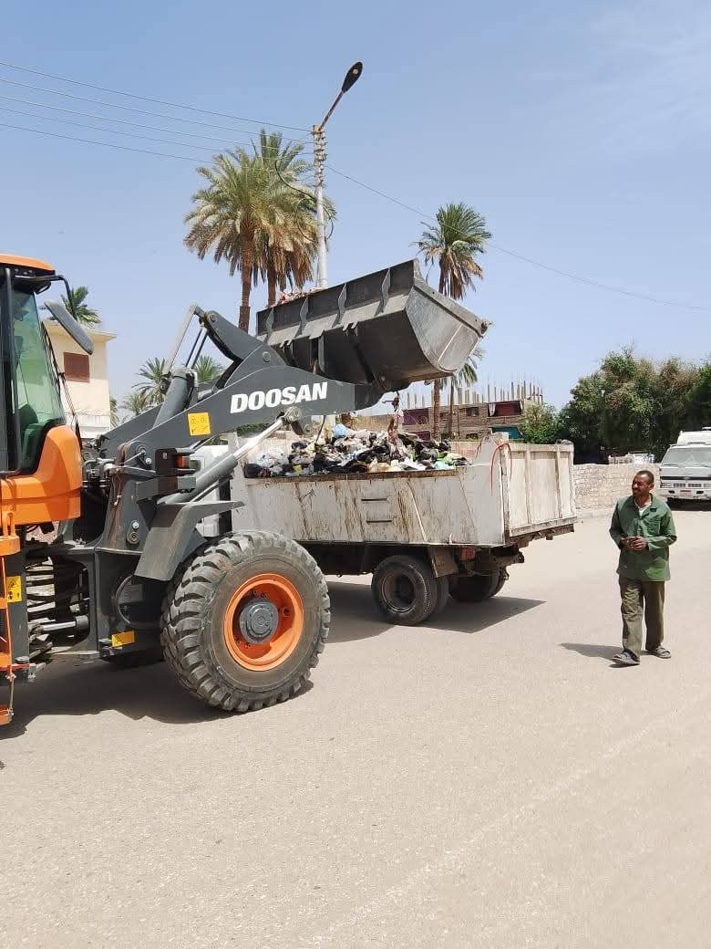 رفع 125 طن مخلفات في حملات نظافة مكثفة لتحسين المظهر الحضاري بمدينة الأقصر