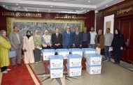محافظ الأقصر يسلم معدات صيانة المحمول للشباب لدعم فرص العمل وريادة الأعمال
