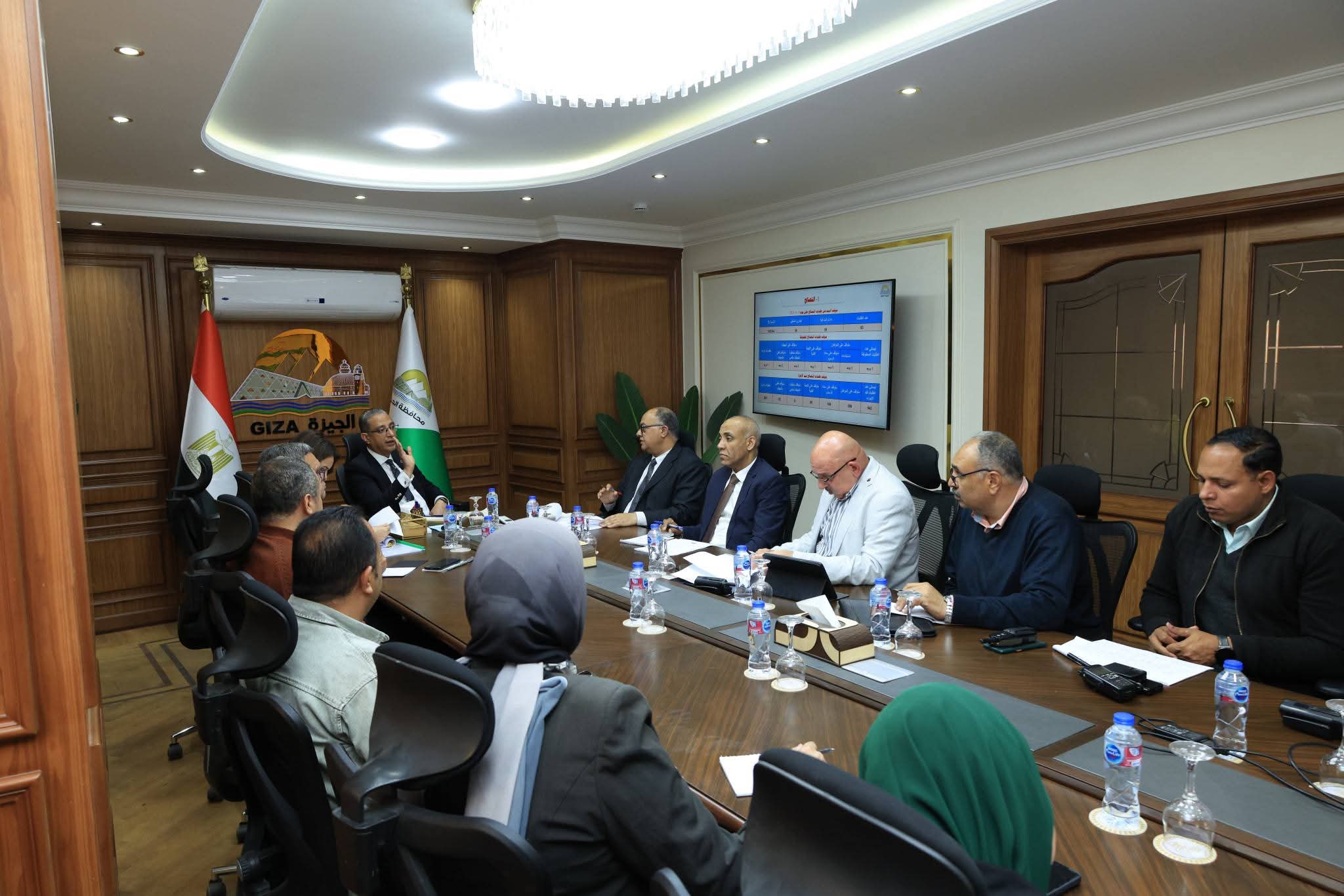 محافظ الجيزة يتابع أداء حي العمرانية ويوجه بتكثيف أعمال الصيانة والنظافة