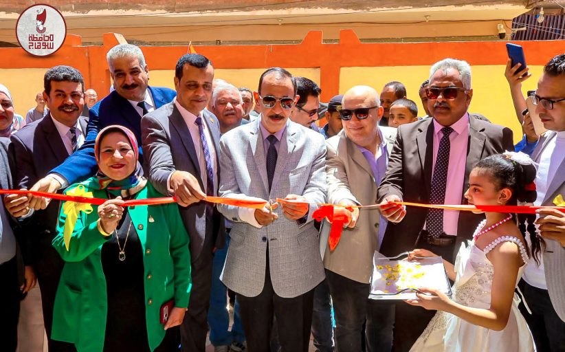 محافظ سوهاج يفتتح مدرستين جديدتين بإدفا ضمن احتفالات العيد القومي للمحافظة